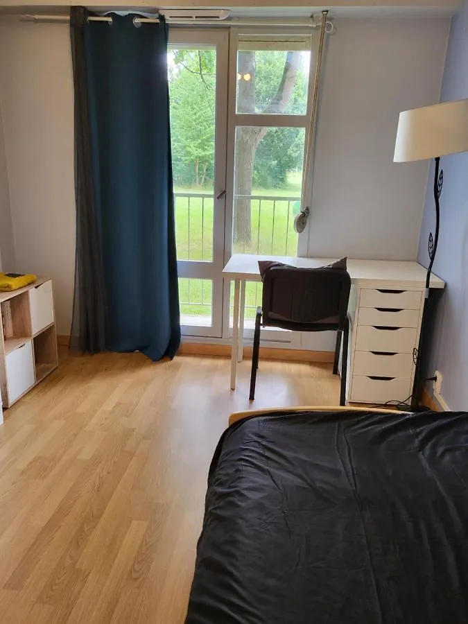 Chambre Privee Dans Un Appartement Etudiant Rennes Bed & Breakfast